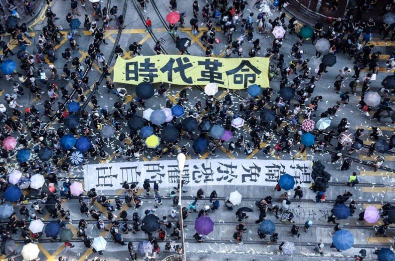 Attenti Hongkongers, Donald Trump Vi Vendera' a Xi Jinping